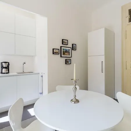 Spacious Downtown Apt #balcony @hipster Nbrhd Apartment Prag