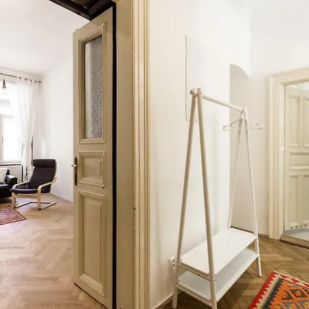 Spacious Downtown Apt #balcony @hipster Nbrhd * Prag